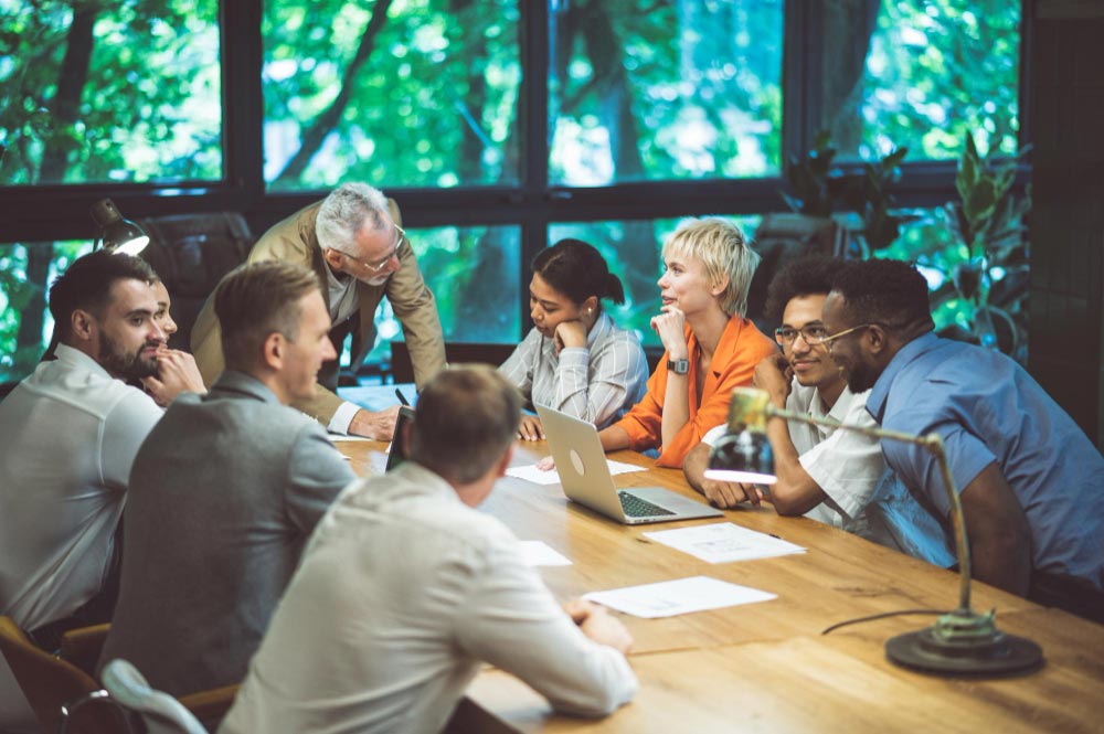 meeting-with-a-team-big-group